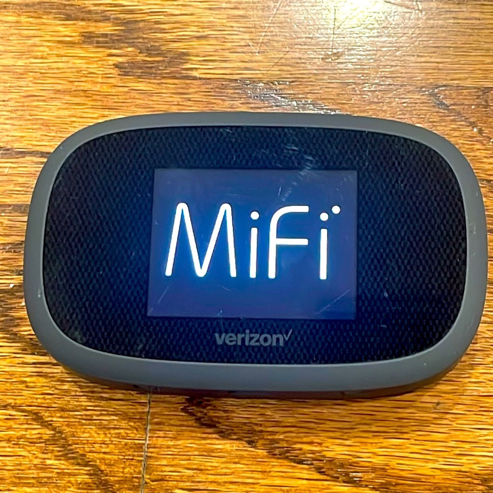 Verizon - Jetpack MiFi 8800L 4G LTE Mobile Hotspot - Gray